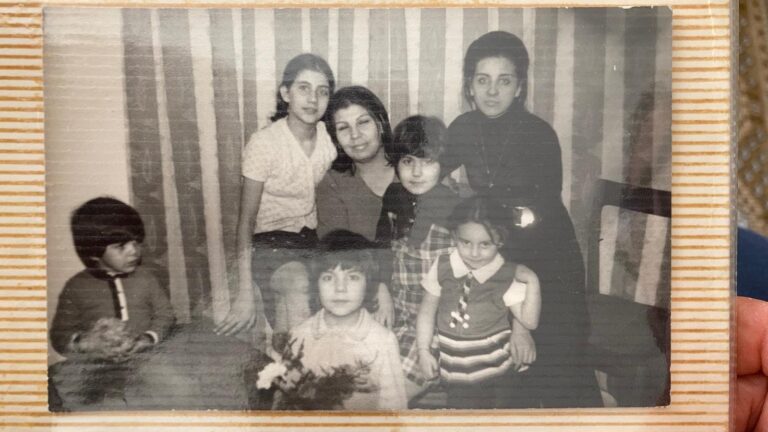 Turkish Mothers and Daughters Turkish Mothers and Daughters