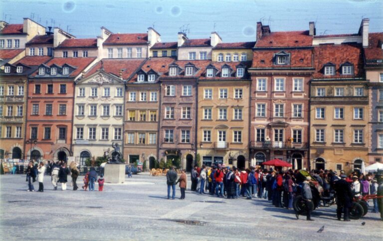 Warshaw, Polonia