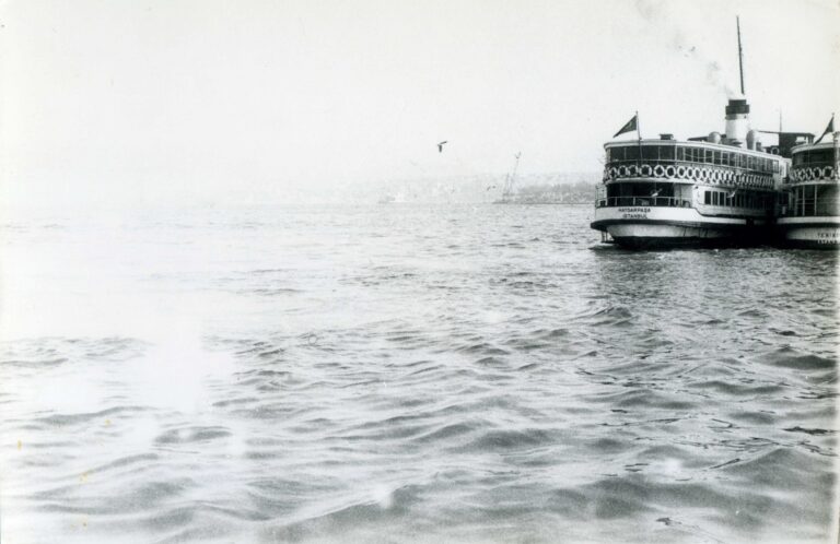Ships, Sandals. Bosphorus. Eminönü-Fatih. 1975 Ships, Sandals. Bosphorus. Eminönü-Fatih. 1975