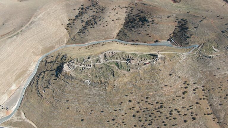 Zerzevan Castle Roman Border Garrison in Mesopotamian Turkey