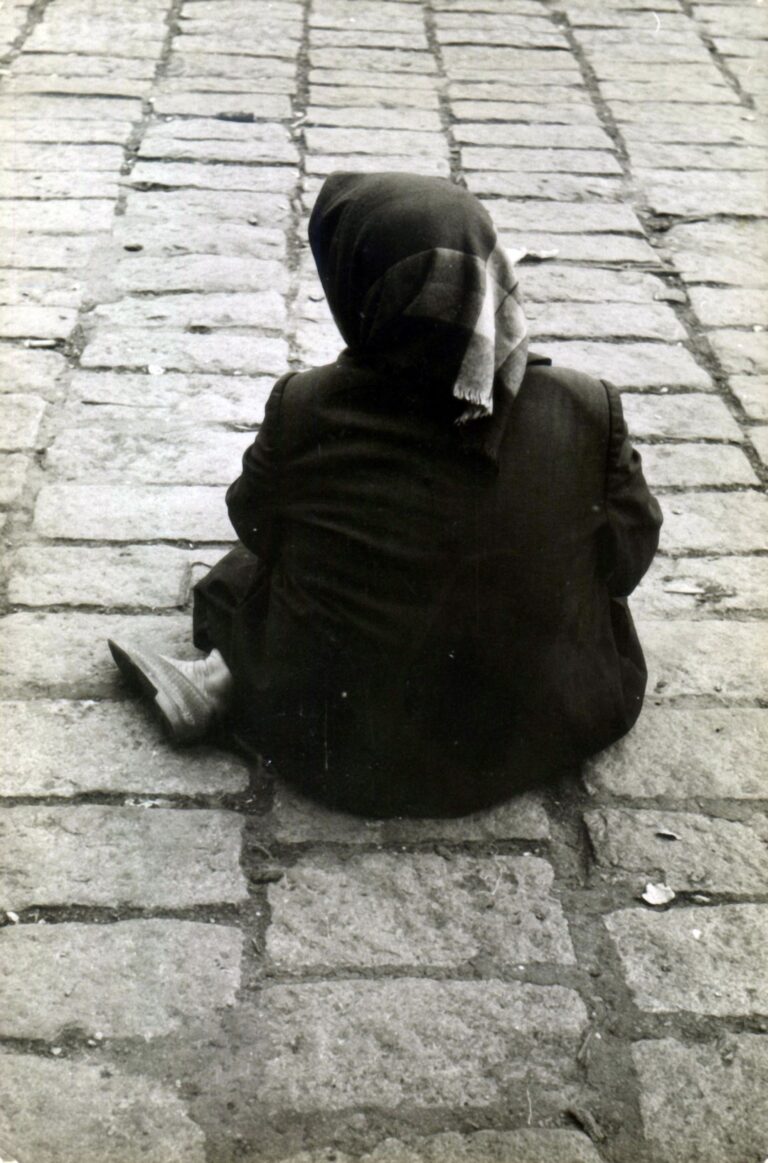 Lady Beggar, Istanbul, 1975
