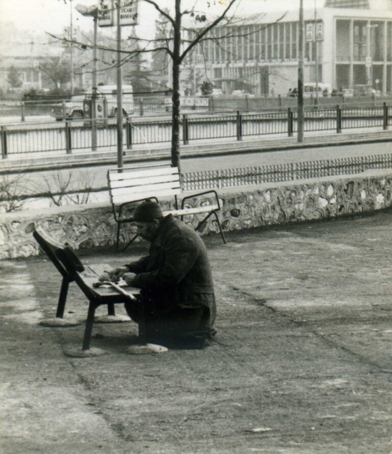 Saraçhane Pass. Fatih, Istanbul. 21 December 1974