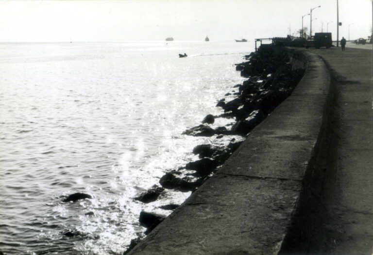 Sarayburnu January 24, 1975 by the Sea, Istanbul