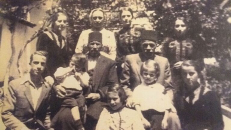 Merganlar Ailesi Üsküp, Makedonya