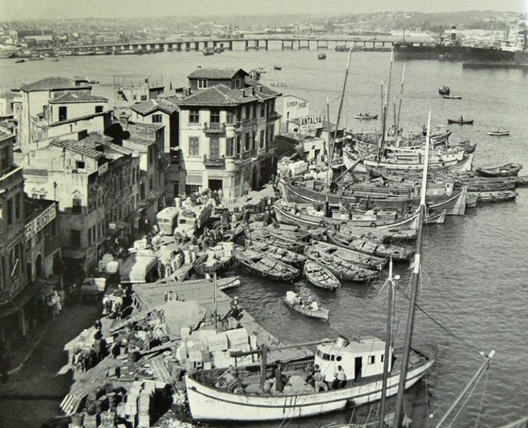 İstanbul Yağ İskelesi, Yemiş Semti-Haliç Kenarı, Eminönü